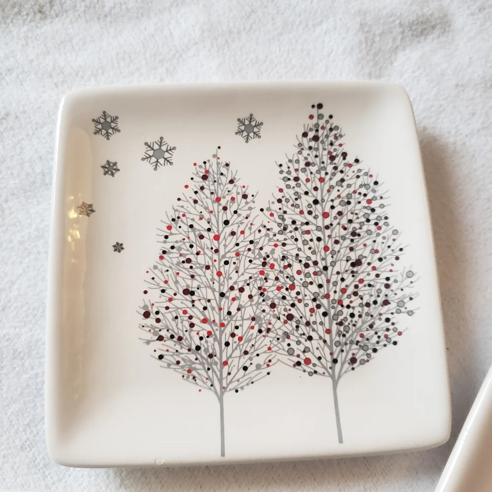 NWT Market Day Sparkle Tree Dessert Plates